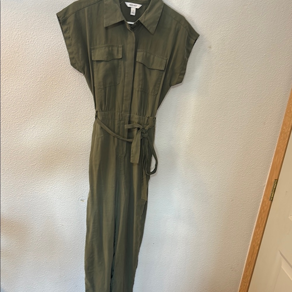 Nine West Green Jumpsuit with Collared Neckline and Tie Belt
